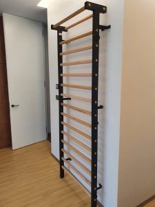 Art Sport USA Metal-Wood Wall Bars – 90.5 x 35.4 in – Black Frame – Code 221-M